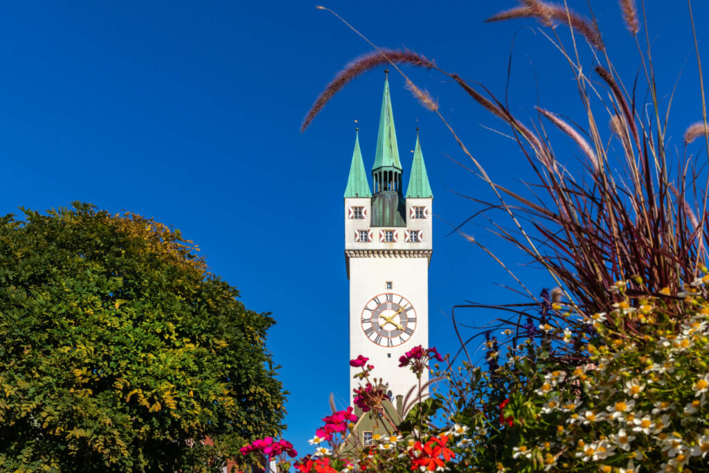 Straubinger Stadtturm bei sonnigem Wetter